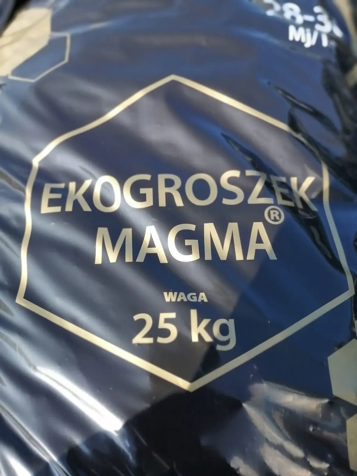 Wysokiej jakości ekogroszek Magma - idealne paliwo dla Twojego kominka!